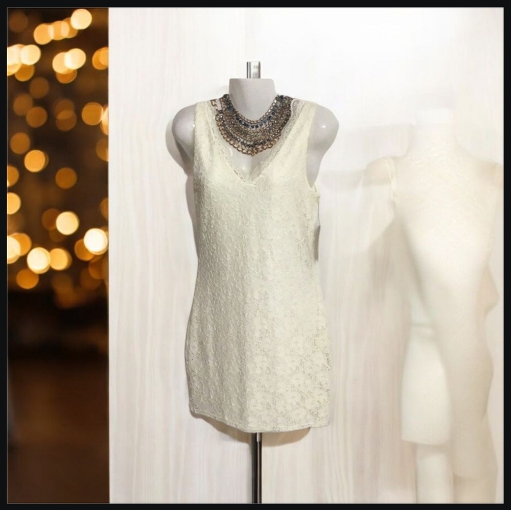 Chelsea & Violet dress lace ivory size S NWT nice for prom or wedding pa…
